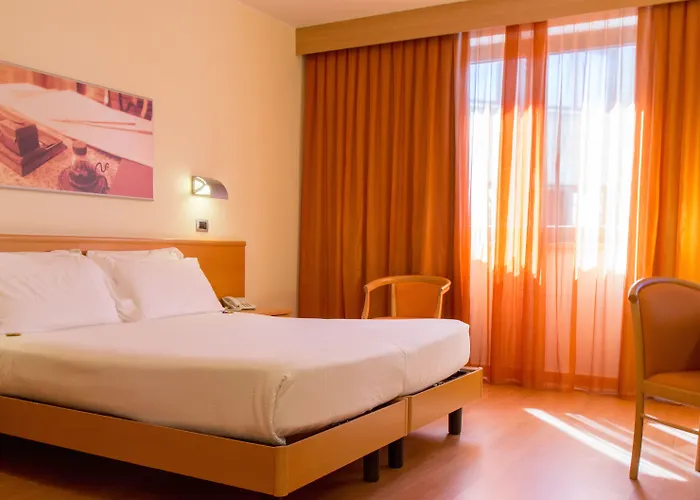 Montemezzi فندق 4*